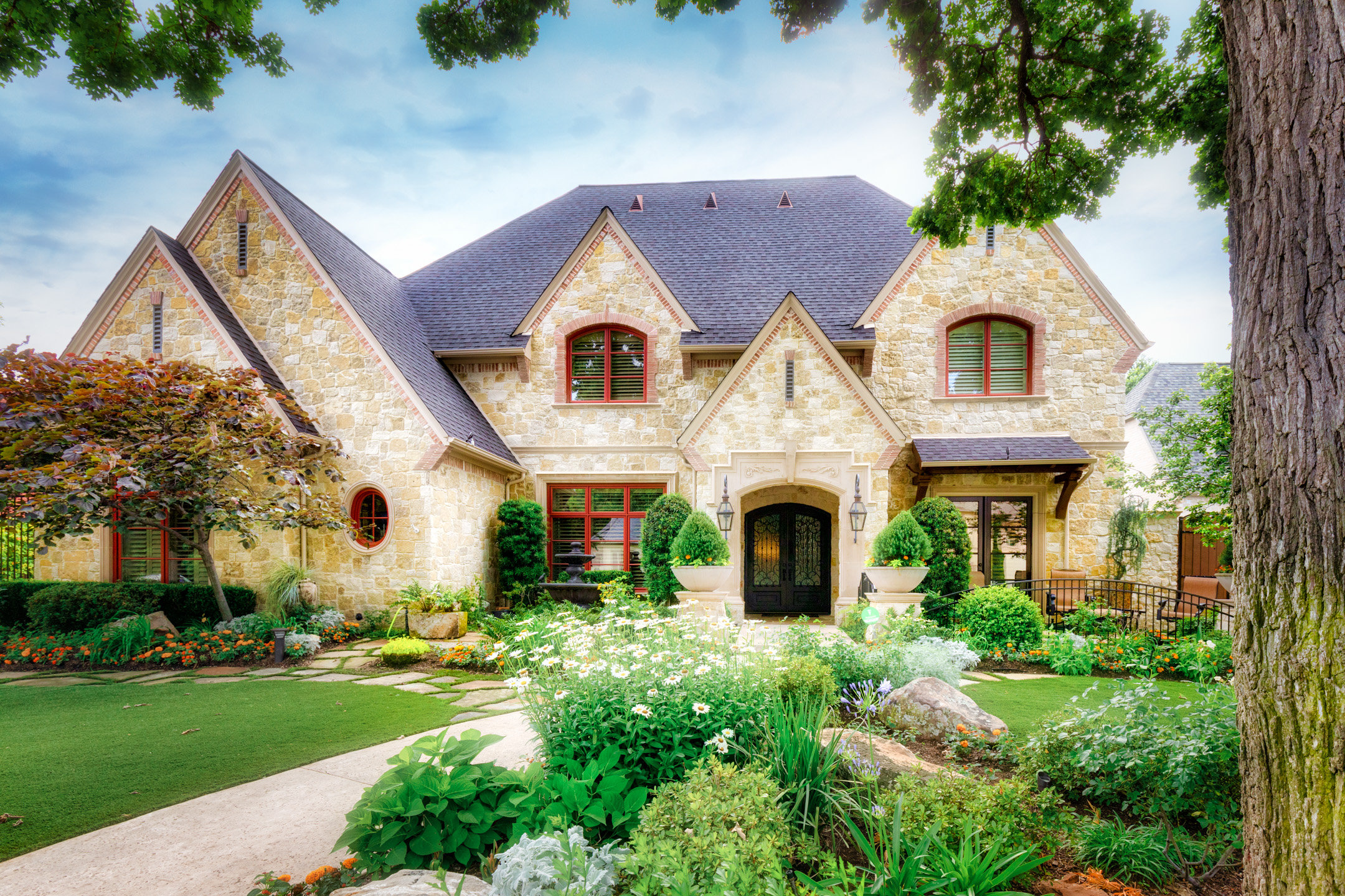 Create a Texas-Friendly Cottage Garden with Charm, image size:2160x1440